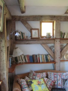 Cozy-book-corner-timber-frame